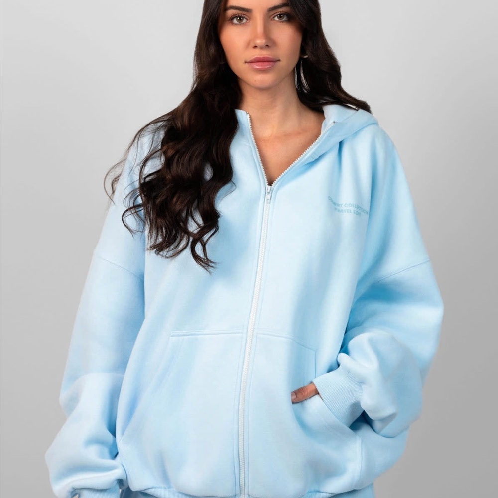 Comfrt Light Blue Zip-Up Hoodie, size Small